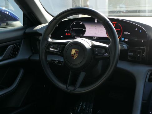 Used 2021 Porsche Taycan image 25