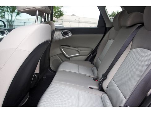 Used 2023 Kia Soul LX w/ LX Technology Package image 26