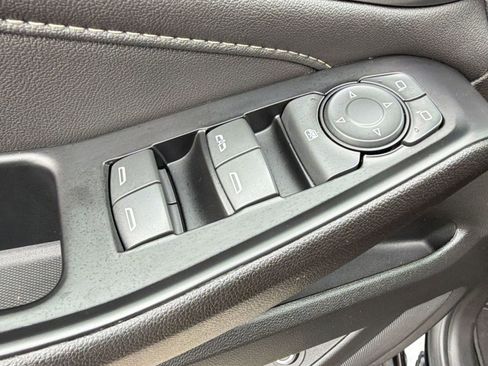 Certified 2023 Chevrolet Traverse LT FWD image 20