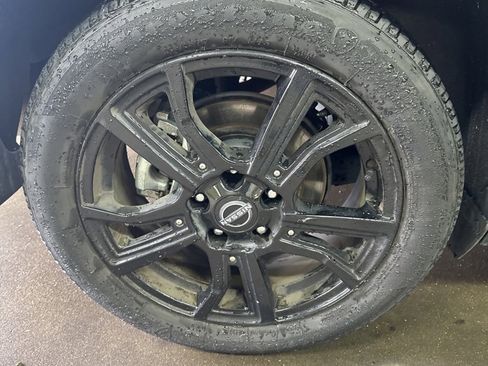 Used 2023 Nissan Kicks SR image 11