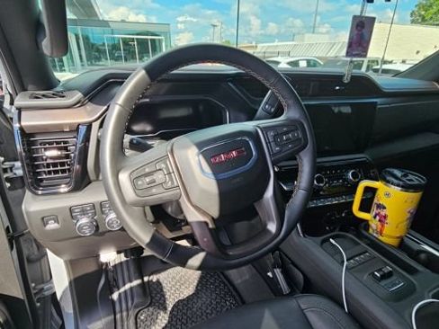 Used 2025 GMC Sierra 2500 AT4 w/ AT4 Premium Plus Package AWD/4WD image 9