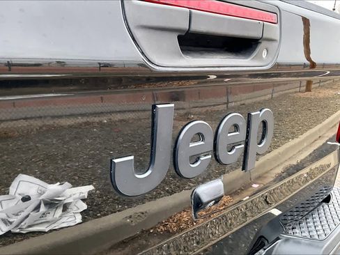 Used 2020 Jeep Gladiator Sport w/ Quick Order Package 24S image 28