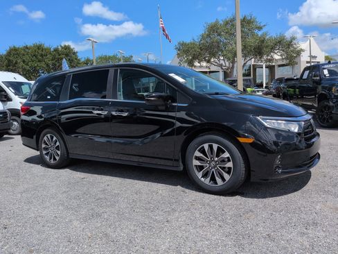 Used 2023 Honda Odyssey EX-L image 2