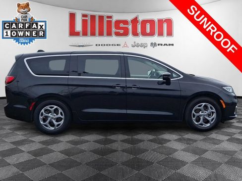 Used 2024 Chrysler Pacifica Limited FWD image 7