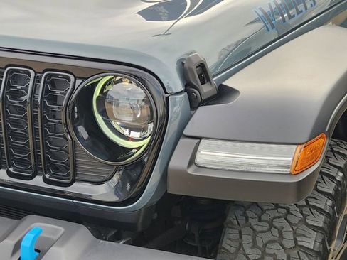 Used 2024 Jeep Wrangler Unlimited image 8