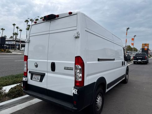 Used 2025 RAM ProMaster 2500 w/ Convenience Group FWD image 14