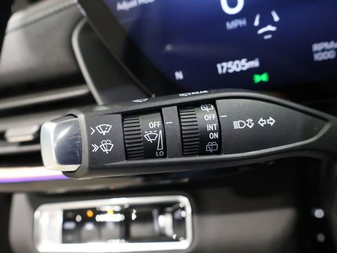 Used 2025 Buick Envision Sport Touring image 36