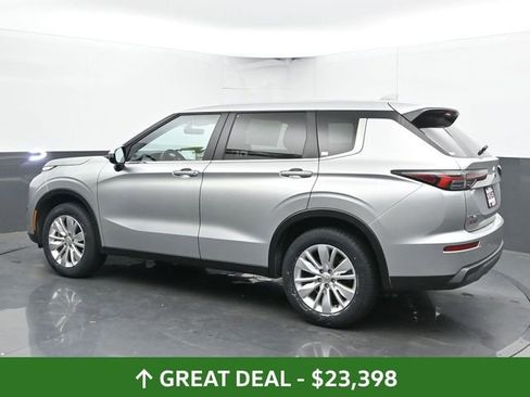 Used 2025 Mitsubishi Outlander ES image 8