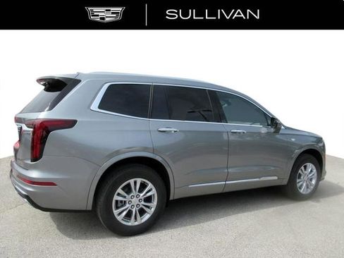 New 2025 Cadillac XT6 Luxury image 6