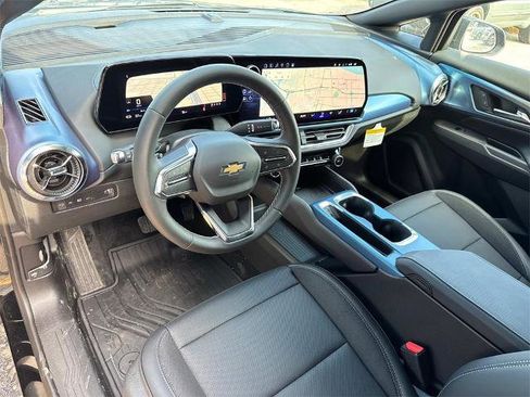 New 2025 Chevrolet Equinox EV LT w/ LPO, All-Weather Mat Package image 11