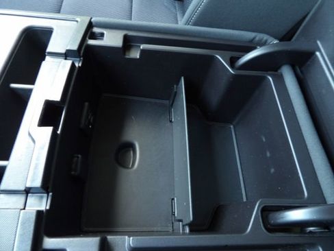 Used 2015 Chevrolet Silverado 1500 LT image 27