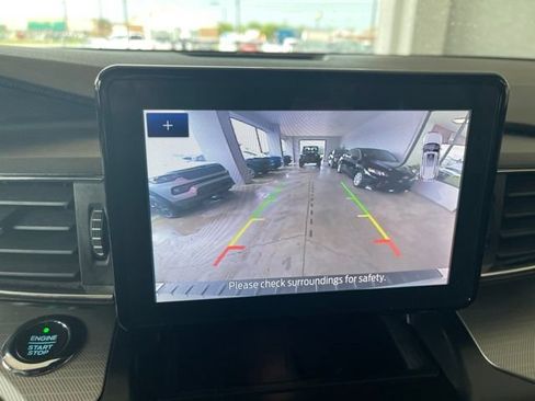Used 2020 Ford Explorer XLT w/ Equipment Group 202A AWD/4WD image 25