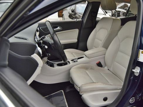 Used 2017 Mercedes-Benz GLA 250 4MATIC image 19