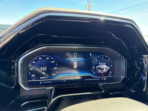 Used 2024 Chevrolet Silverado 1500 ZR2 w/ Technology Package image 26