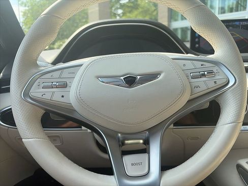 Used 2023 Genesis Electrified GV70 AWD/4WD image 11