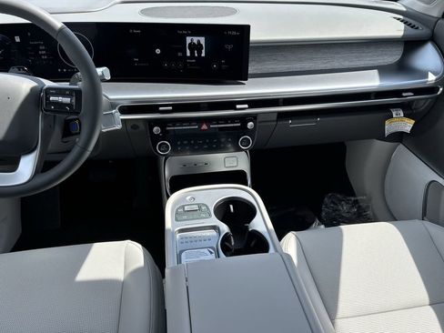 New 2026 Hyundai Ioniq 9 Limited image 5