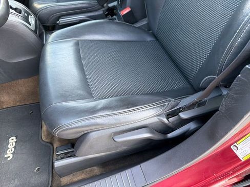 Used 2017 Jeep Compass Latitude image 19