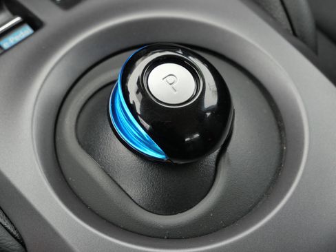 Used 2024 Nissan Leaf S image 25