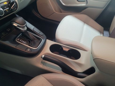 Used 2025 Kia Soul LX image 26