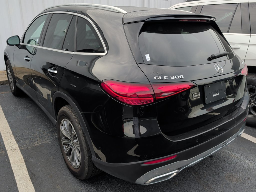 Used 2026 Mercedes-Benz GLC 300 4MATIC image 4