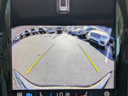 Certified 2024 Volvo XC60 B5 Core w/ Protection Package Premier image 26