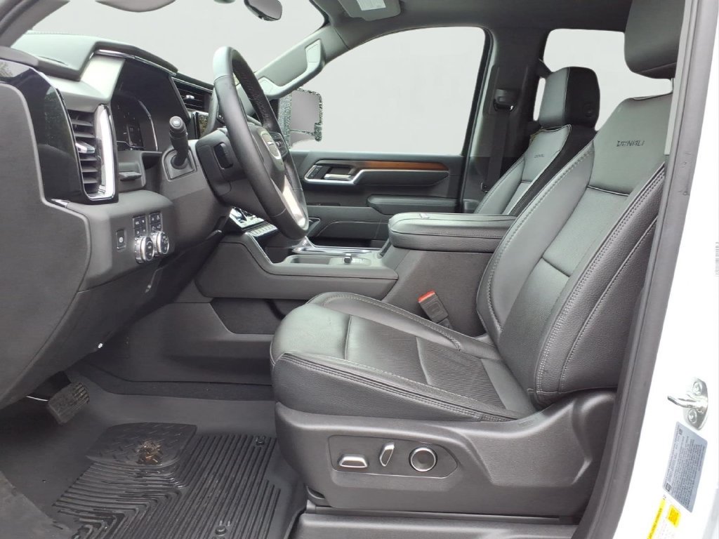Used 2025 GMC Sierra 2500 Denali w/ Denali Reserve Package AWD/4WD image 15