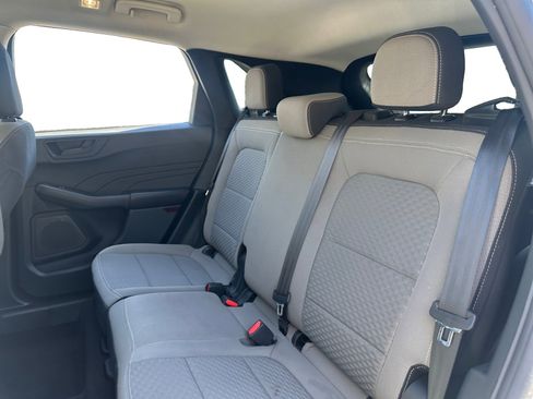 Used 2022 Ford Escape SE image 13