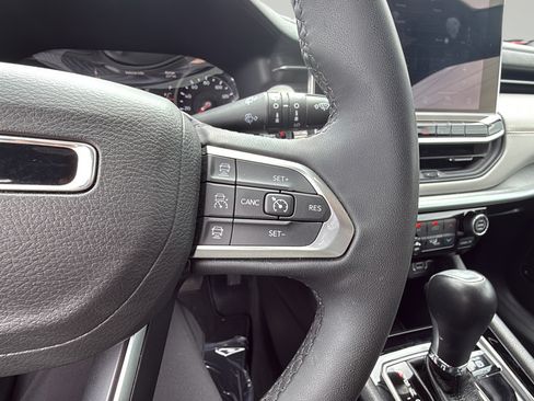 Used 2025 Jeep Compass Limited AWD/4WD image 26