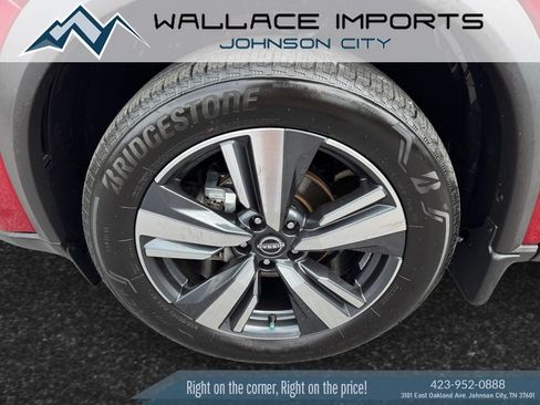 Used 2025 Nissan Rogue SL AWD/4WD image 9