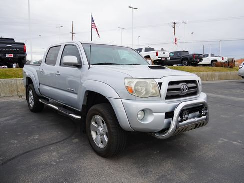 Used 2009 Toyota Tacoma 4x4 Double Cab image 2