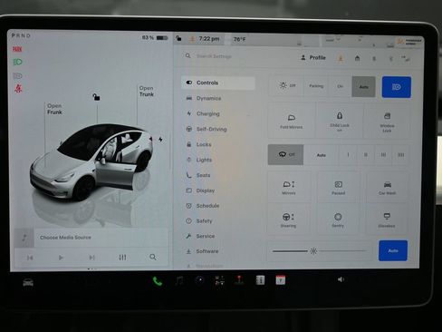 Used 2022 Tesla Model Y Long Range AWD/4WD image 23