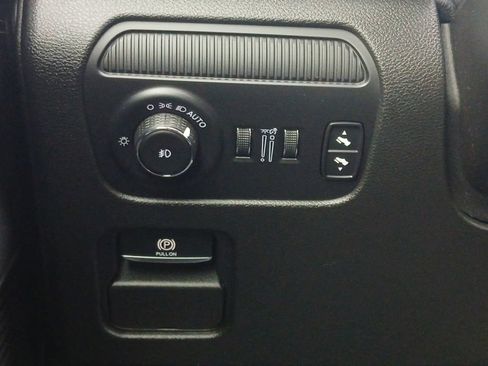 Used 2022 Jeep Wagoneer Series I AWD/4WD image 12
