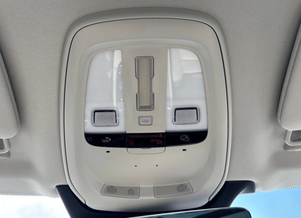 Certified 2024 Volvo XC90 T8 Ultimate w/ Protection Package Premier AWD/4WD image 16