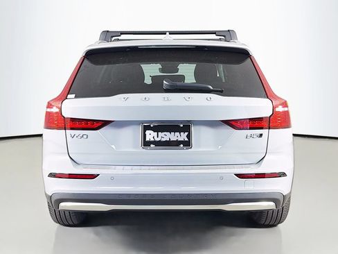 Certified 2026 Volvo V60 B5 Cross Country Ultra w/ Climate Package AWD/4WD image 6