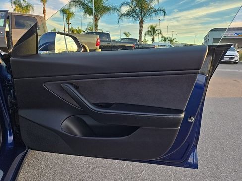 Used 2018 Tesla Model 3 Mid Range image 28