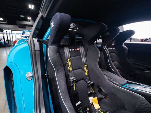 Used 2021 Porsche 718 Cayman GT4 RWD image 57