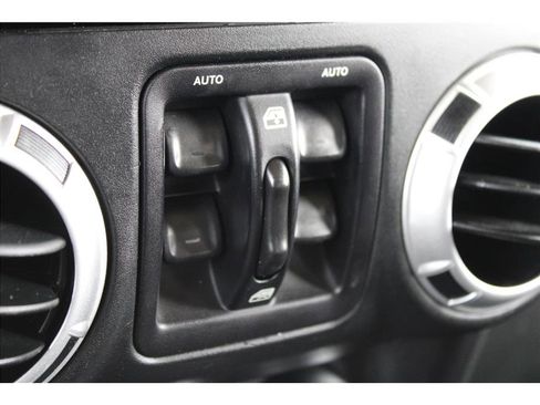 Used 2015 Jeep Wrangler Unlimited Sahara w/ Connectivity Group image 22