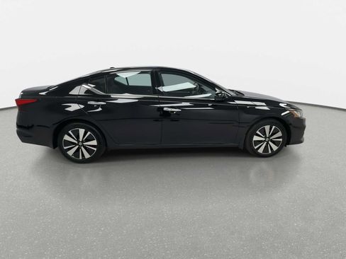 Used 2019 Nissan Altima 2.5 SV FWD image 9
