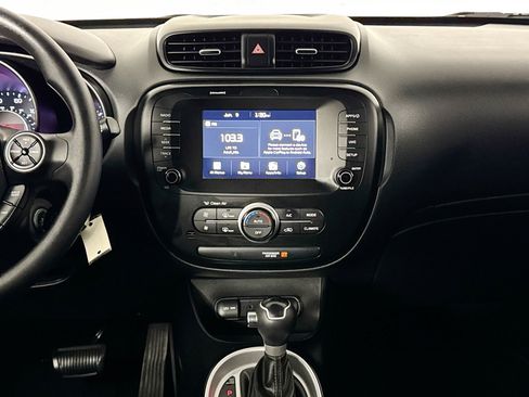 Used 2018 Kia Soul + FWD image 22