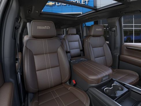 New 2026 Chevrolet Suburban High Country AWD/4WD image 18