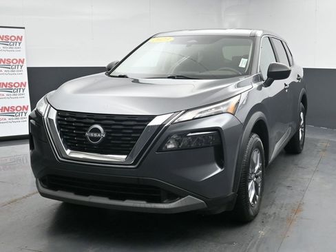 Used 2023 Nissan Rogue S image 4