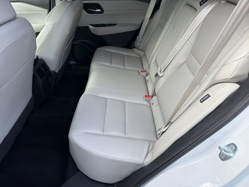 Used 2023 Nissan Rogue SV w/ SV Premium B Package image 21