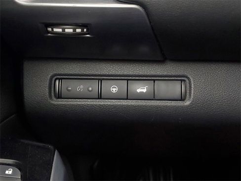 Used 2023 Nissan Pathfinder SL image 15