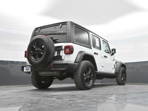 Used 2022 Jeep Wrangler Unlimited Sport AWD/4WD image 38