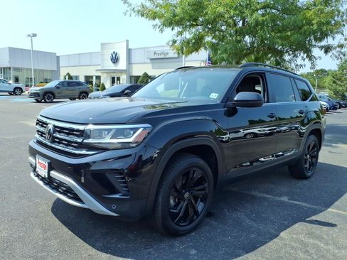 Certified 2023 Volkswagen Atlas SE w/ Black Wheel Package AWD/4WD image 5