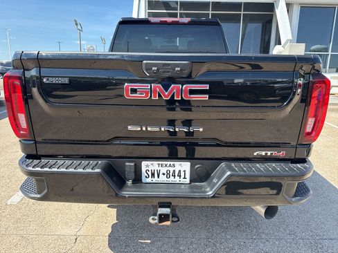 Used 2023 GMC Sierra 2500 AT4 image 8