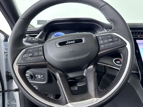 New 2025 Jeep Grand Cherokee L Limited w/ Black Appearance Package image 24