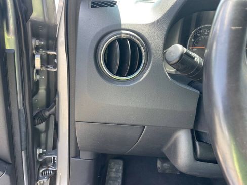 Used 2017 Jeep Compass Latitude AWD/4WD image 21