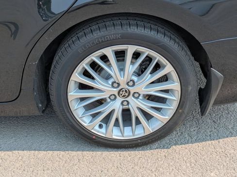 Used 2020 Toyota Camry XLE FWD image 24