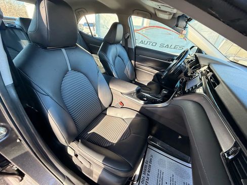 Used 2020 Toyota Camry SE image 26